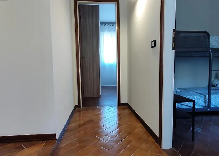 Per Chi Ama Mare E Montagna! Камайоре